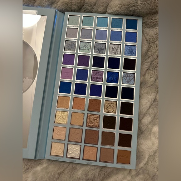P. Louise x Mikayla To Have & To Hold Palette - Picture 3 of 5